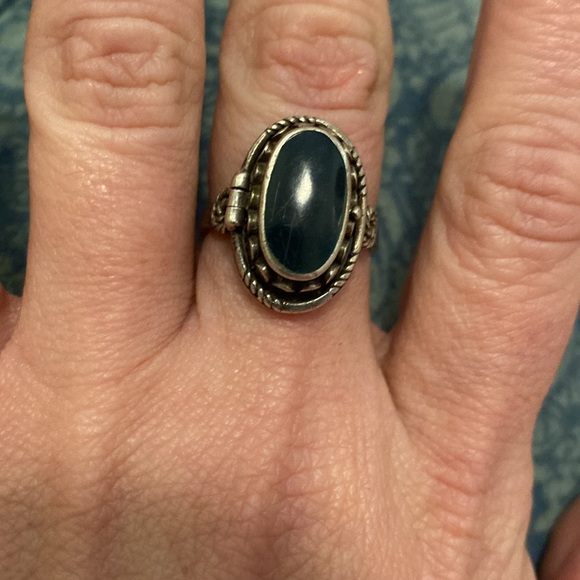 925 poison ring - Picture 2 of 13